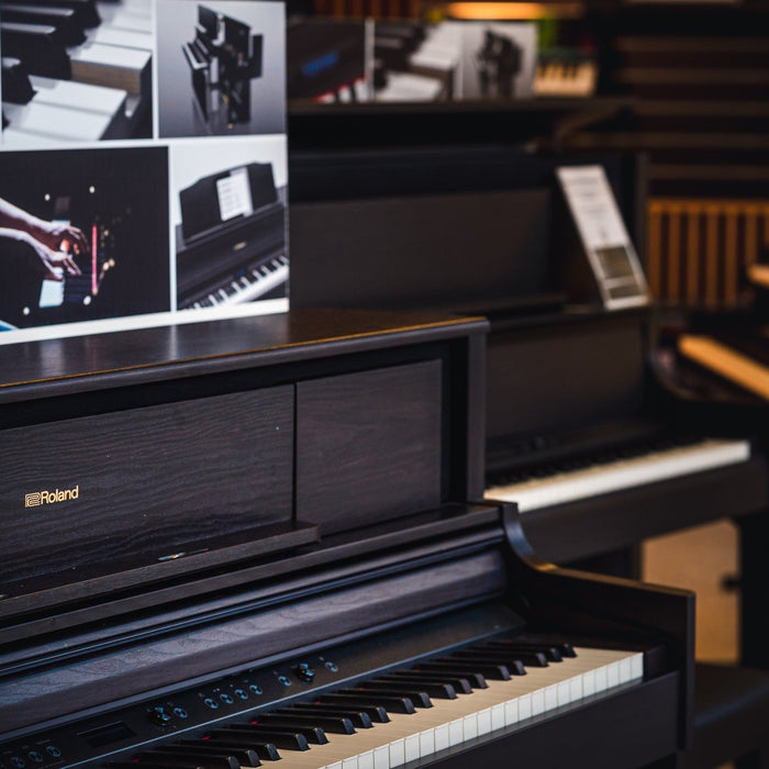 Digitalt klaver vs. akustisk klaver - hvad er forskellen?
