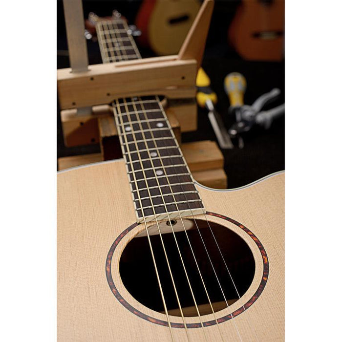 J.N Guitars ASY-A LH Auditorium guitar m/massiv gran dæk, venstre hånds model