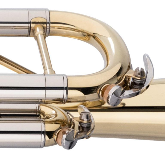 Stagg Bb Trumpet, Ml-Bore, Leadpipe In Gold Brass, With Soft Case