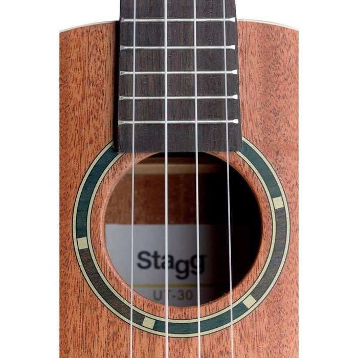 Stagg UT-30 tenor ukulele med Sapele dæk og Gigbag